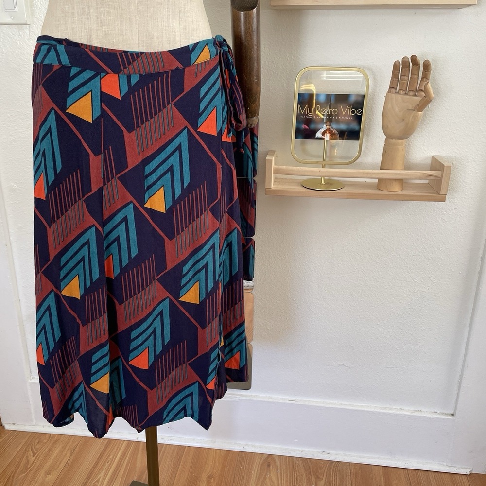 Overlay Wrap Skirt‎ Geometric Design Multicolor Size Medium